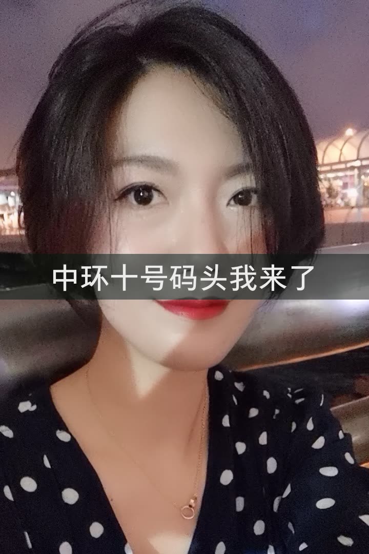 香港旺角小龙女龙婷的快手直播