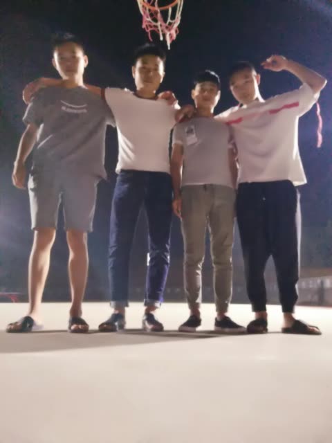 拜完关公再拜神  掌声送给社会人!评论双击加关注  社会小伙社会路!