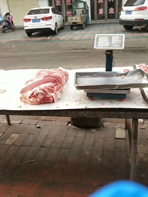 卖猪肉喽