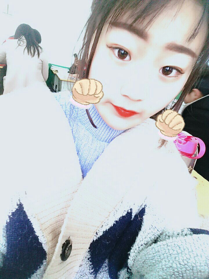偷拍都把我拍贼美哈哈～ - 张欣蕾baby-的快手