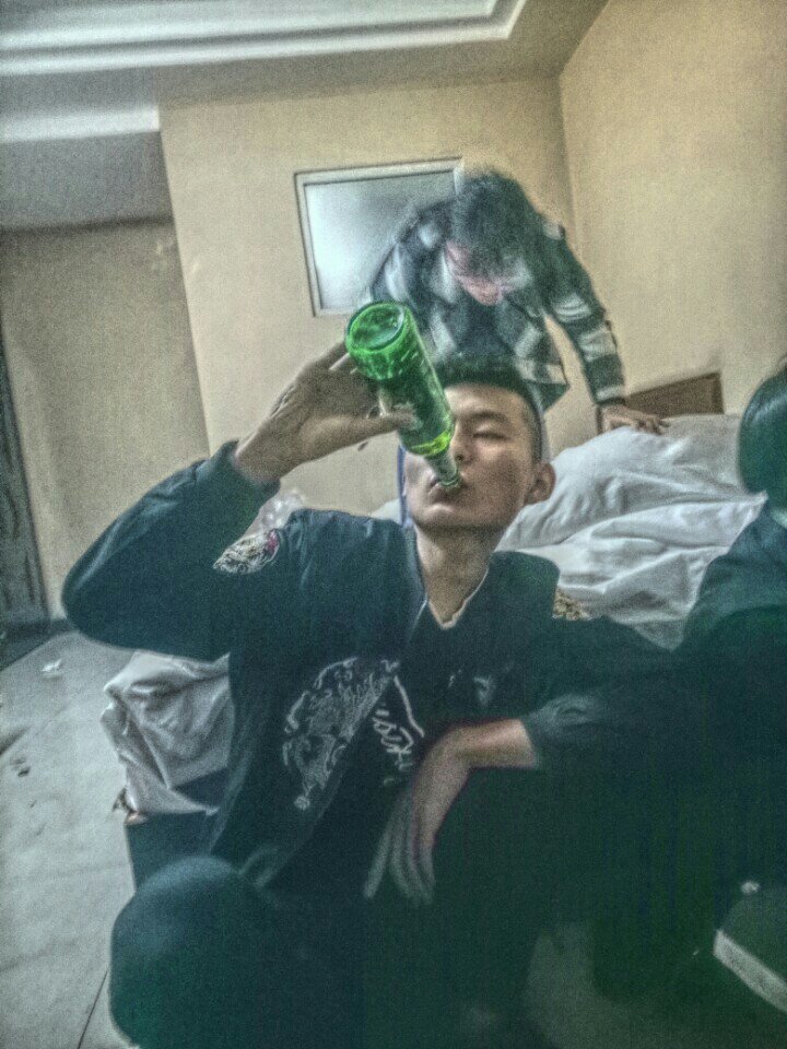 我适合一个人独醉不适合两个人共饮
