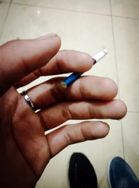 我抽烟只抽炫赫门,一生只爱一个人…… 280       赞