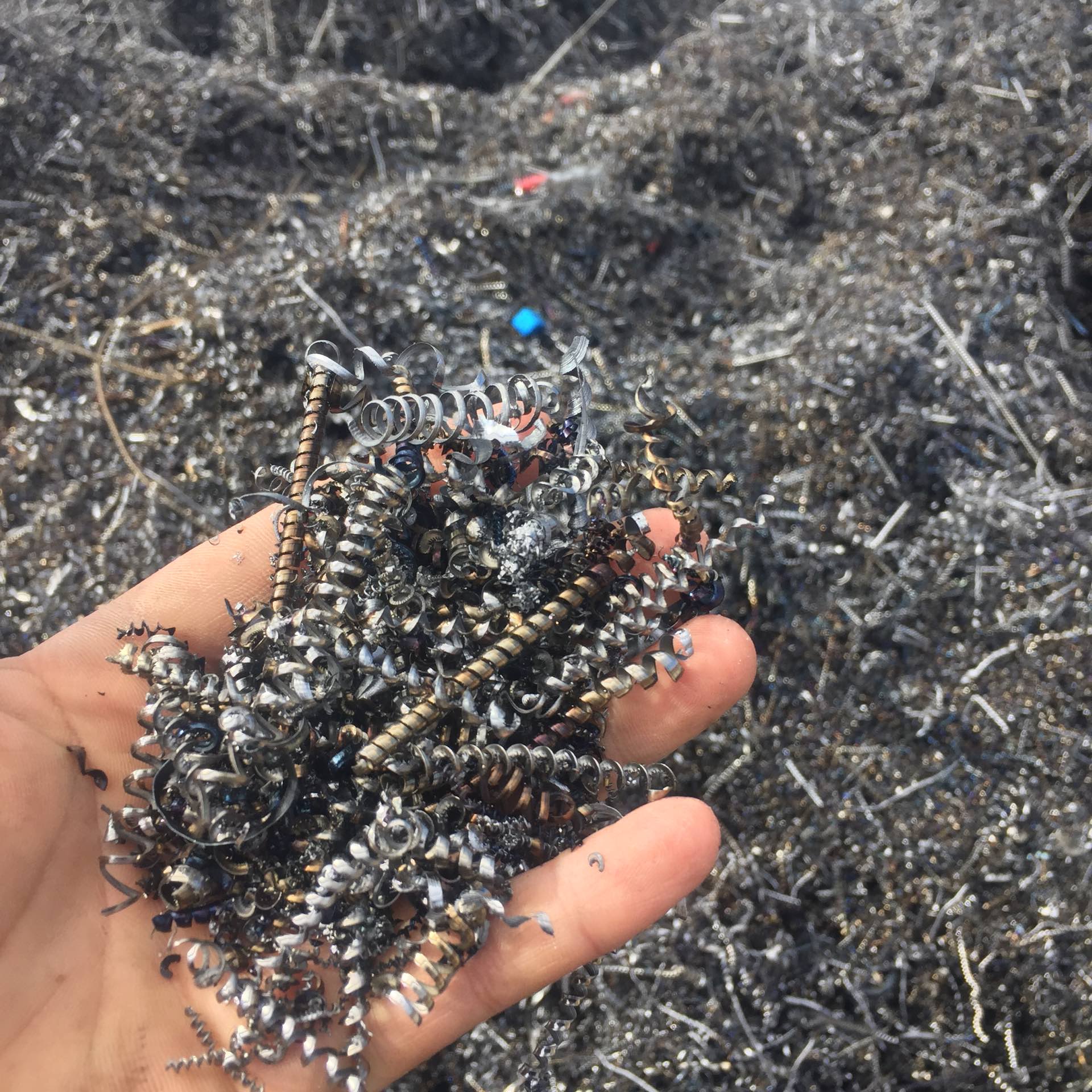 东北地区大量收购铁销,彩钢瓦压块,碎销 254 赞 1月前