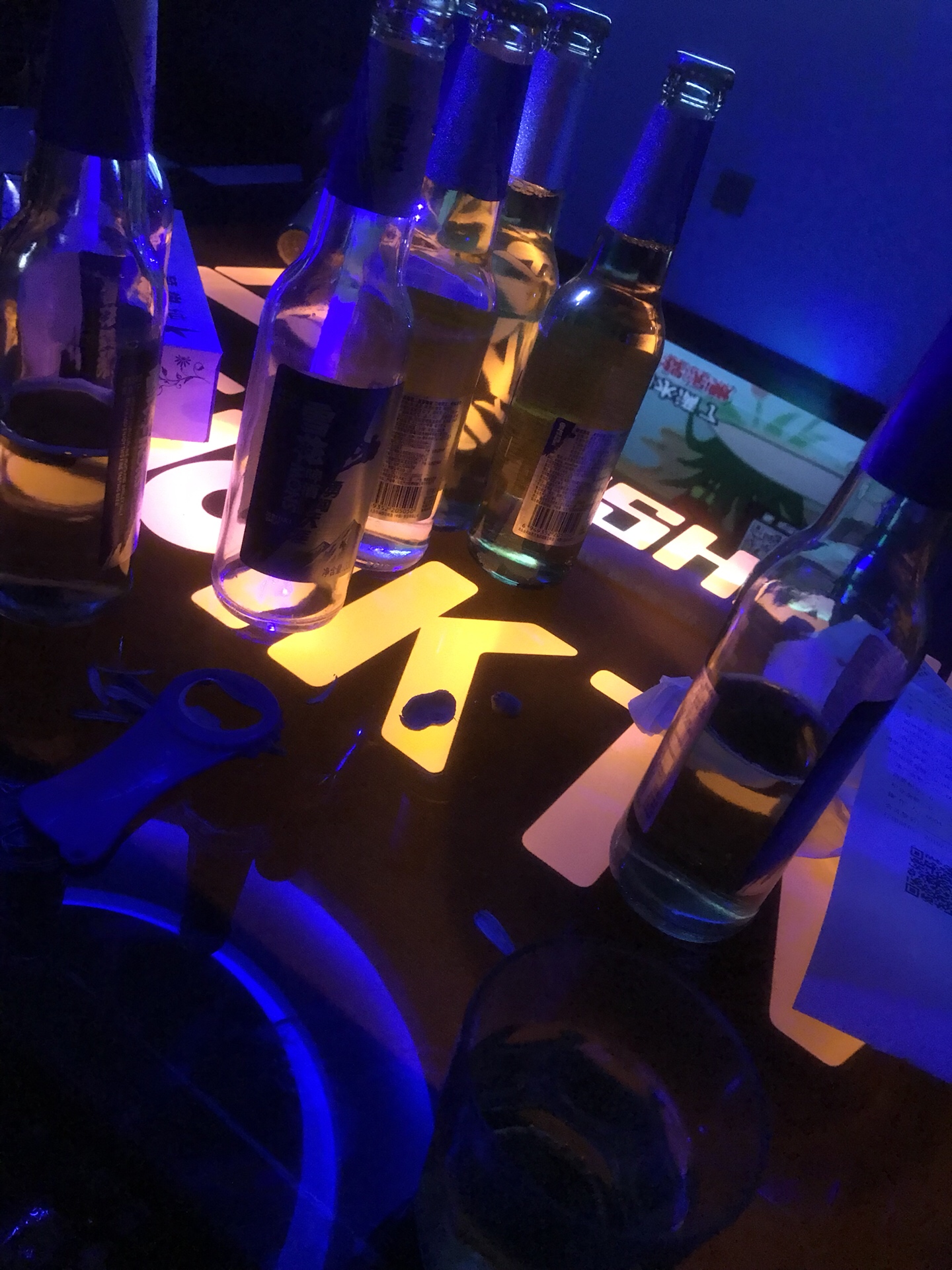 请给我倒满深夜的酒 1月前
