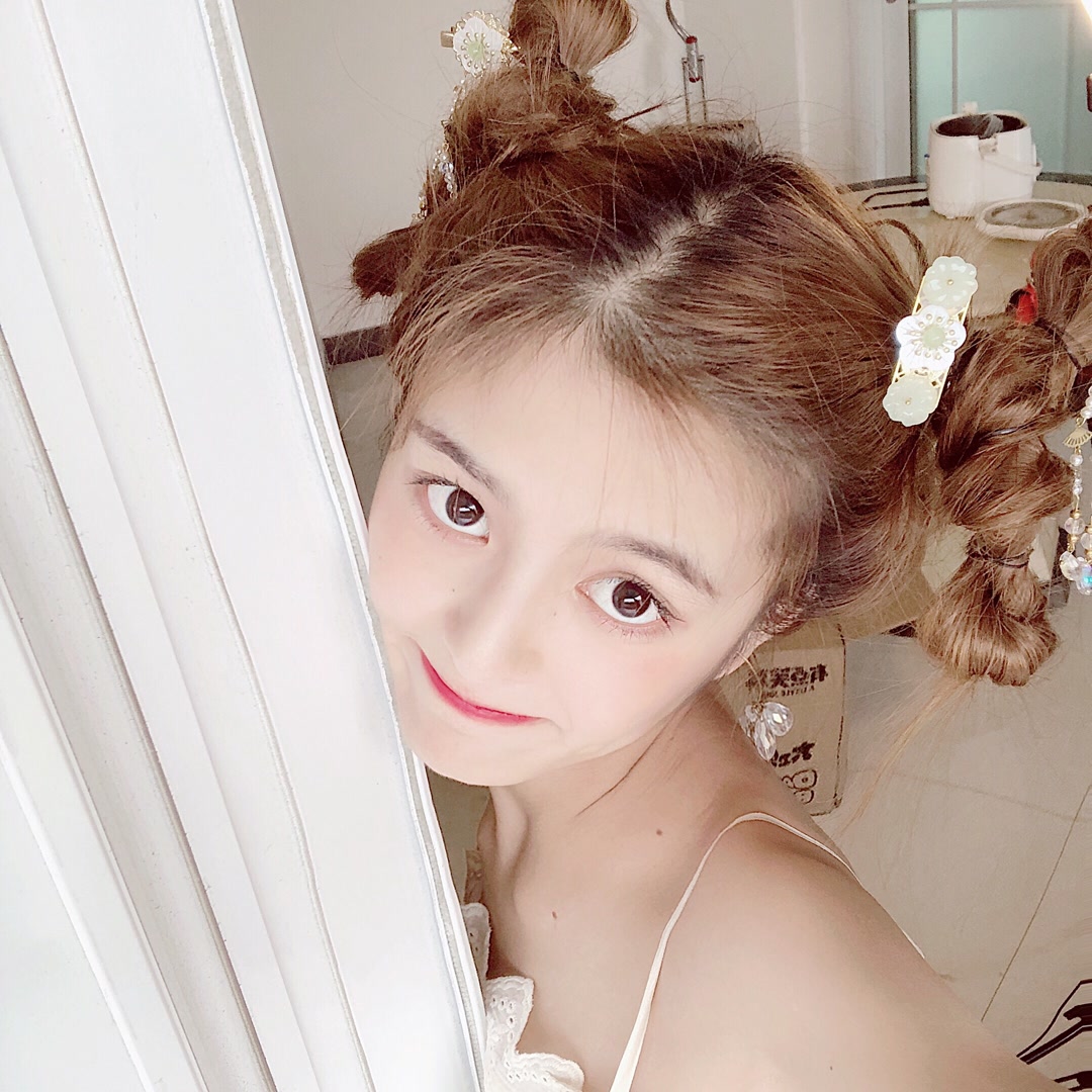 孔依琳- 发了一个快手作品,一起来看!