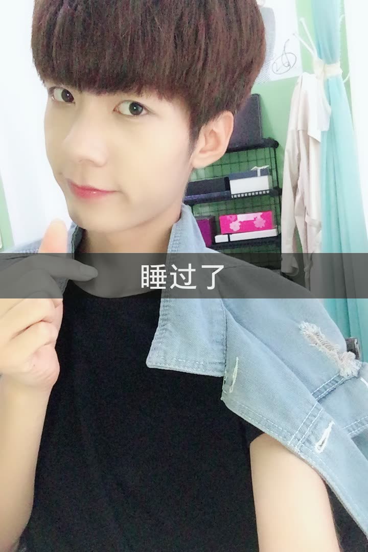 模特赵康的快手直播