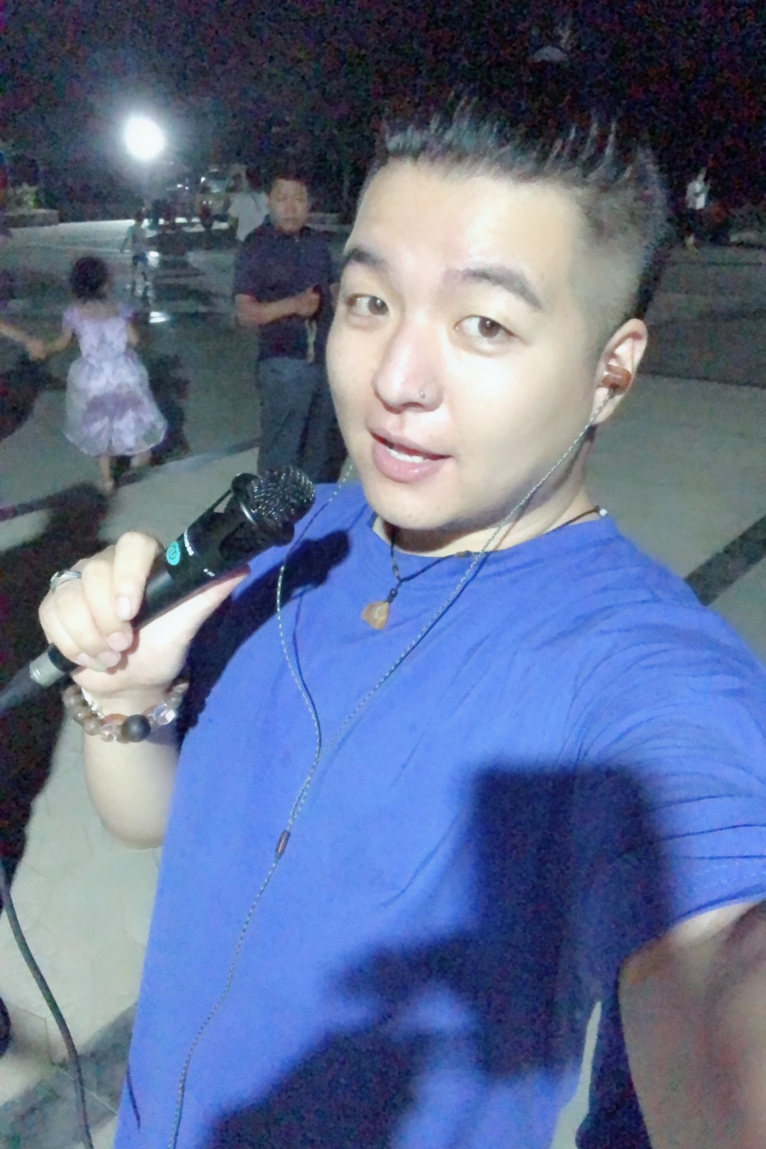 97…十三姨…97的快手直播