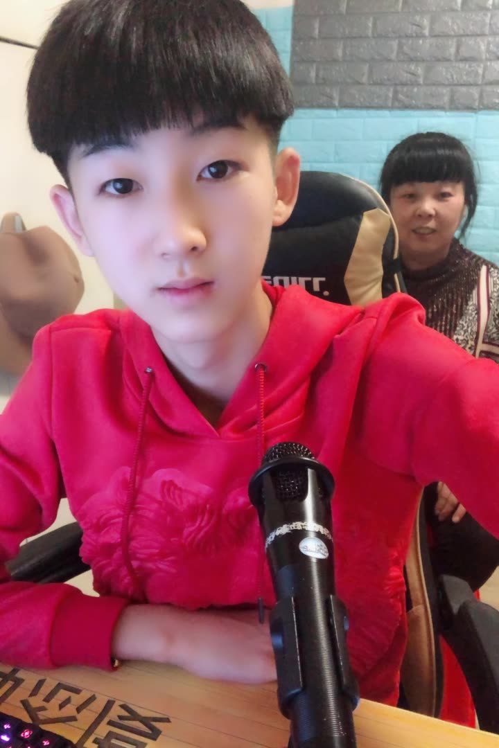 灵寒子(你的寒王)的快手直播