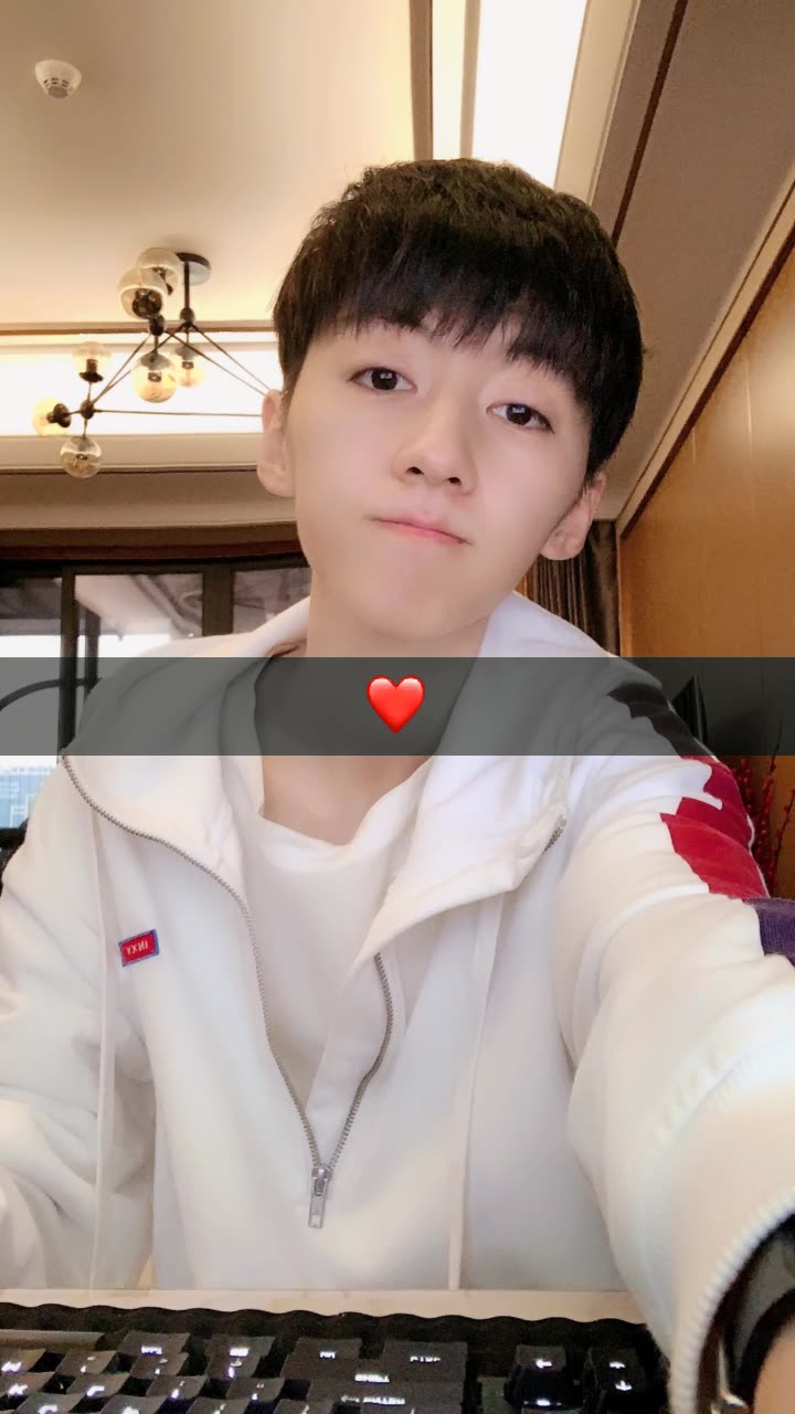 张展博阿_(白糖)的快手直播