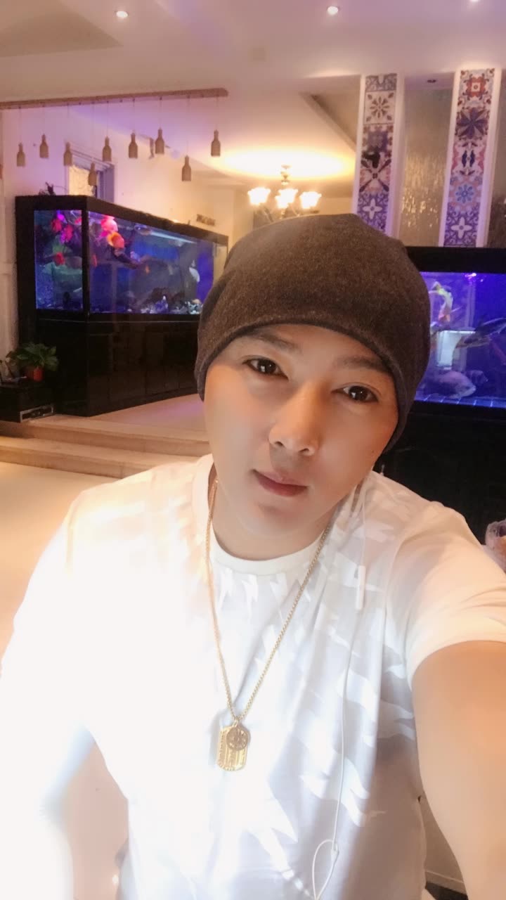 李桢航的快手直播