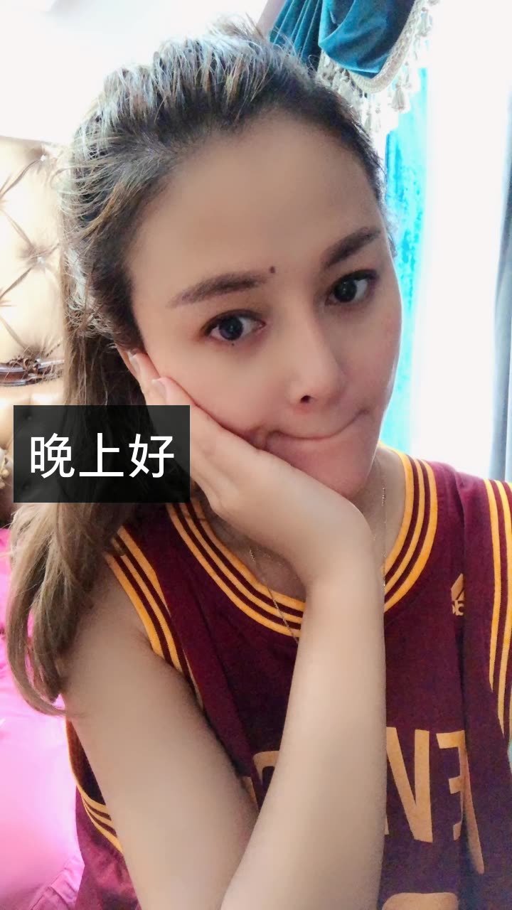 焱娃娃日常小号的快手直播