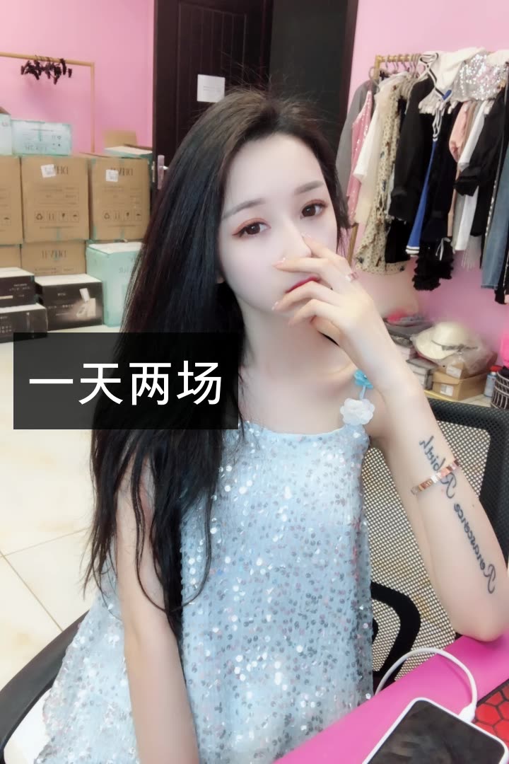我正在快手看 小莹莹(老公刘一手) 的直. 来自陈洋阳 - 微博
