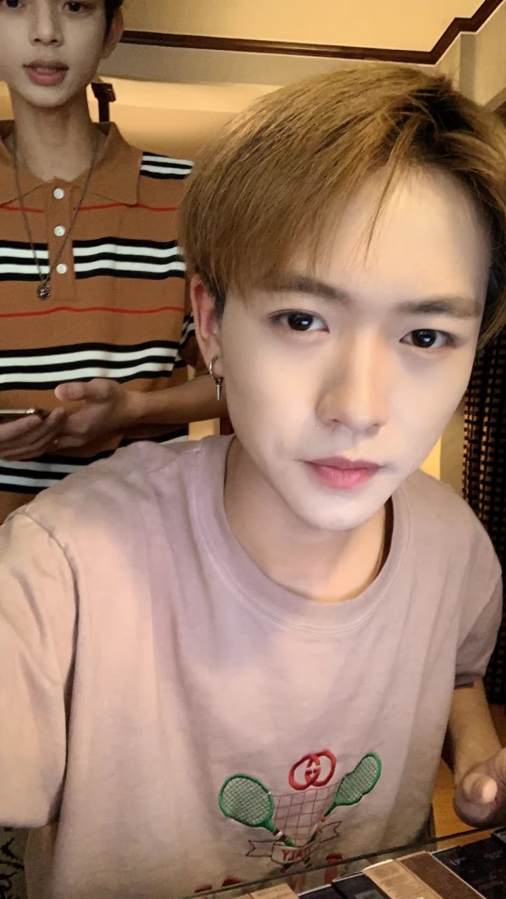 子圣7815804生日的快手直播