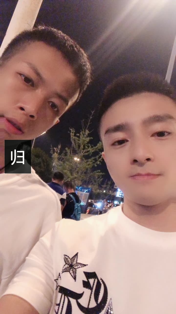 04 03 求交往 查看更多 a 微关系 他的关注(158) 秋秋秋秋裕盛 那