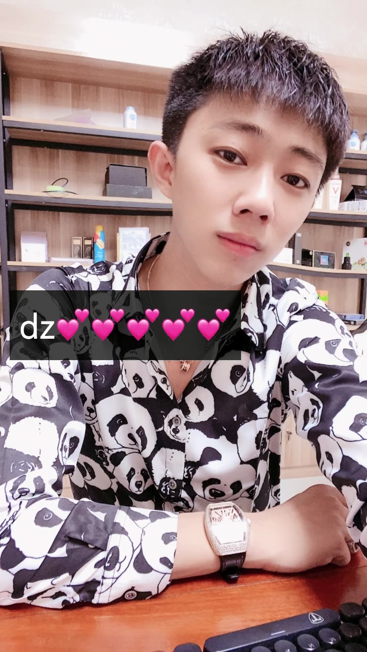 亿人健哥dz!的快手直播