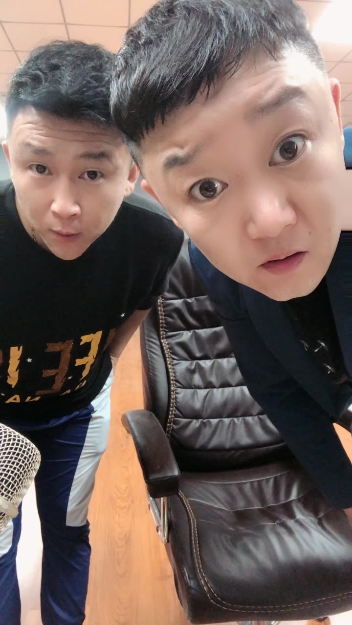 查理王97半生兄弟.的快手直播