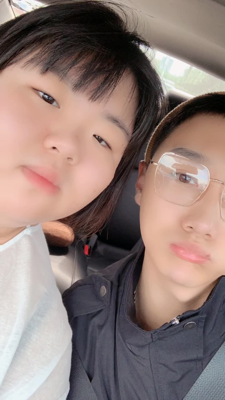 大萌98929生日白小白的快手直播