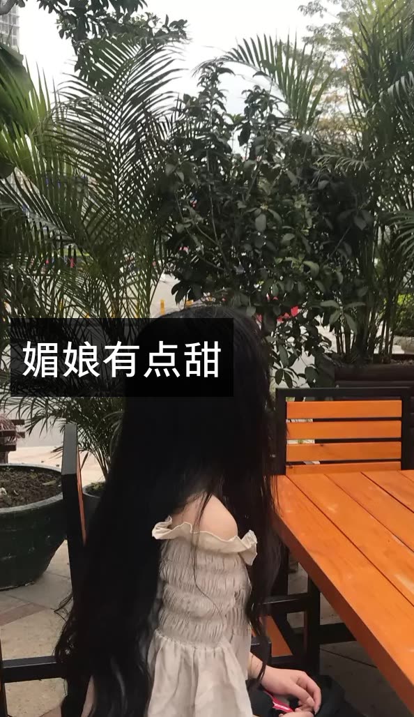媚娘祝女团6号周年庆顺利的快手直播