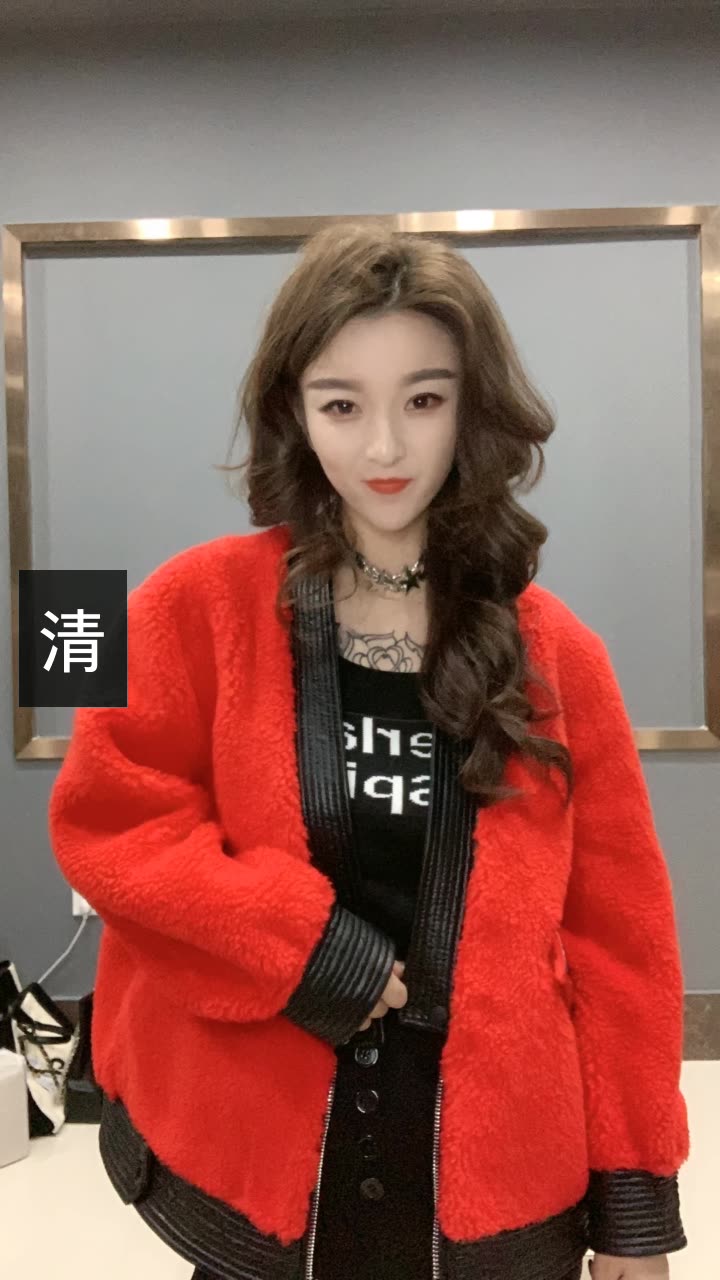 三妹儿皮草的快手直播