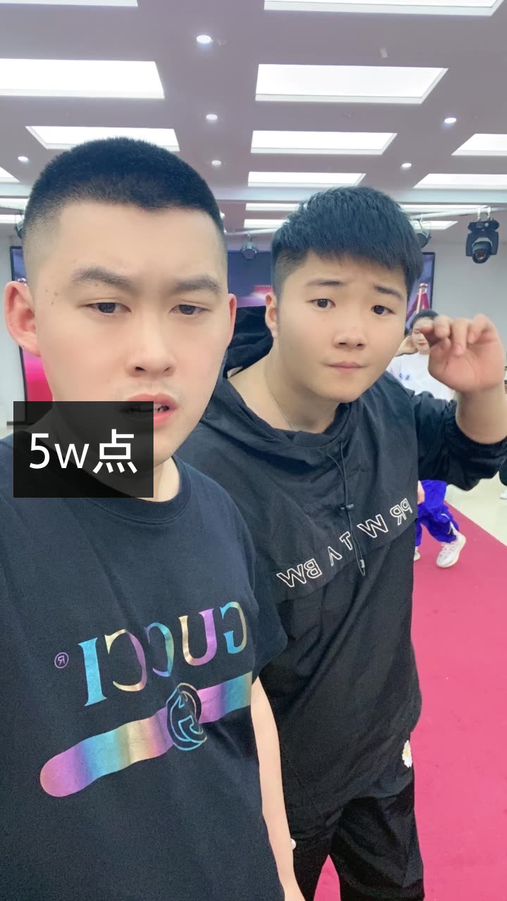 四平阿厦979797的快手直播转发评论赞随时随地发现新鲜事立即