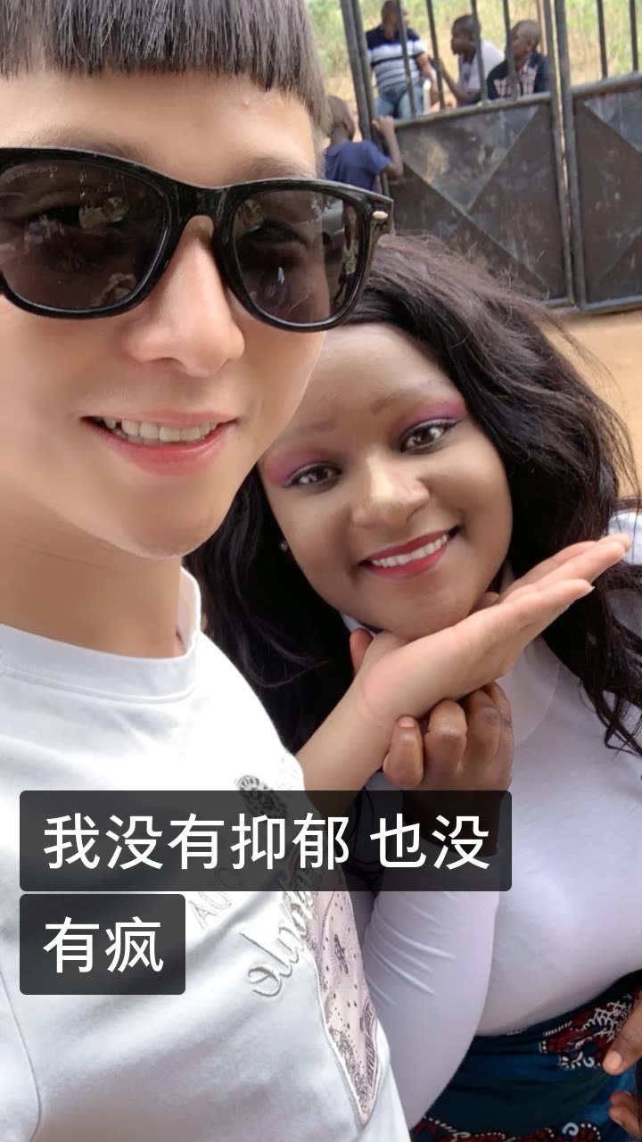 非洲hello先生7815的快手直播