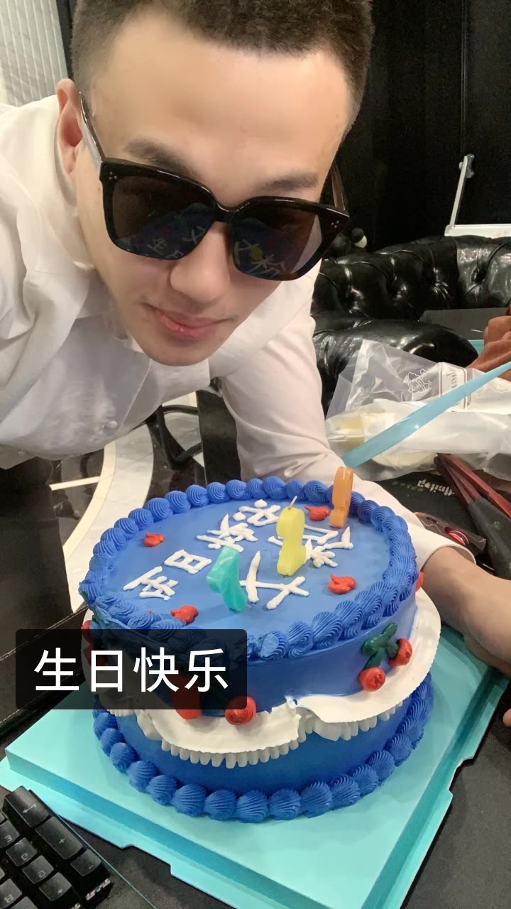 小根哥(丈门).的快手直播