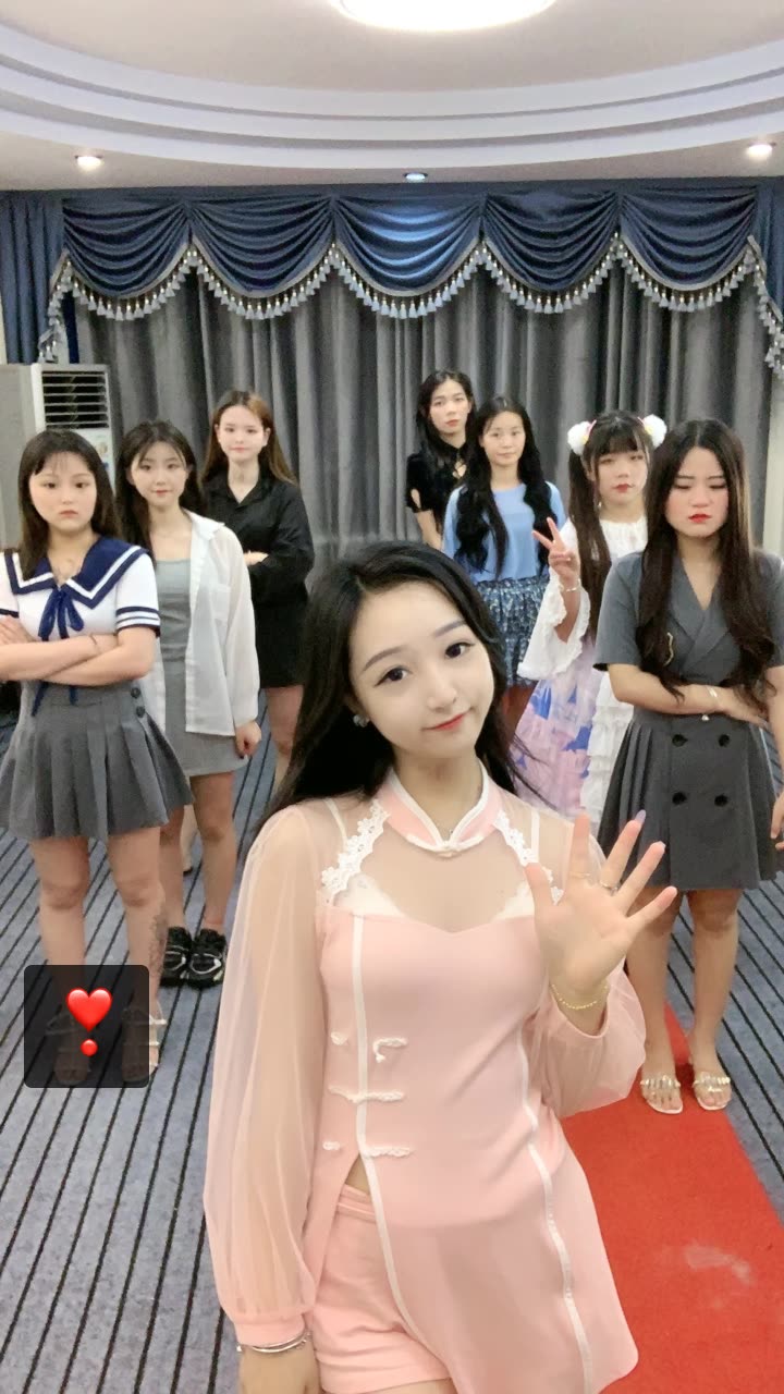 小思雨(唯一小号)97的快手直播