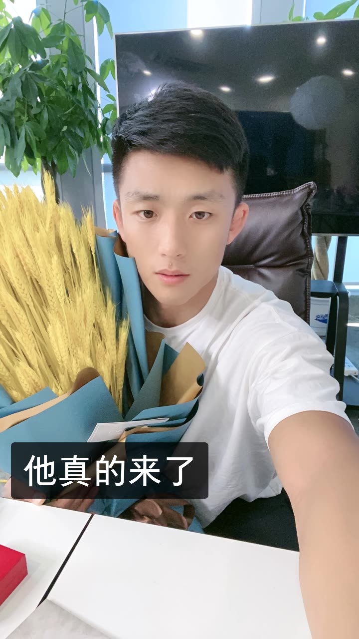 04 查看更多 a 微关系 她的关注(25) s柚子超甜y 胖阿姨的少女心