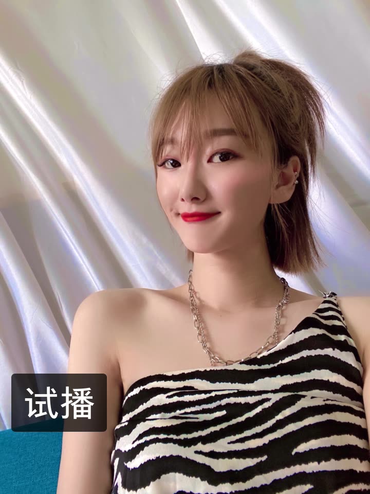 万能的菲姐99的快手直播