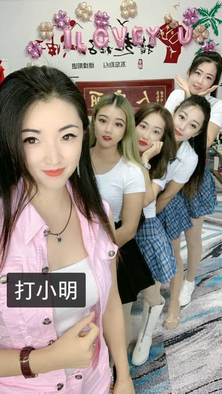 98小丽爱唱歌98116的快手直播