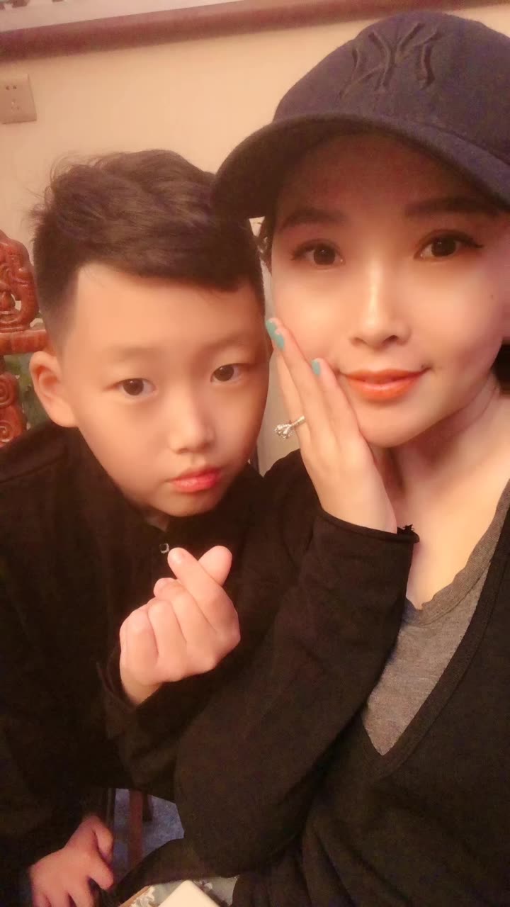 盘锦耀阳妈妈0215的快手直播