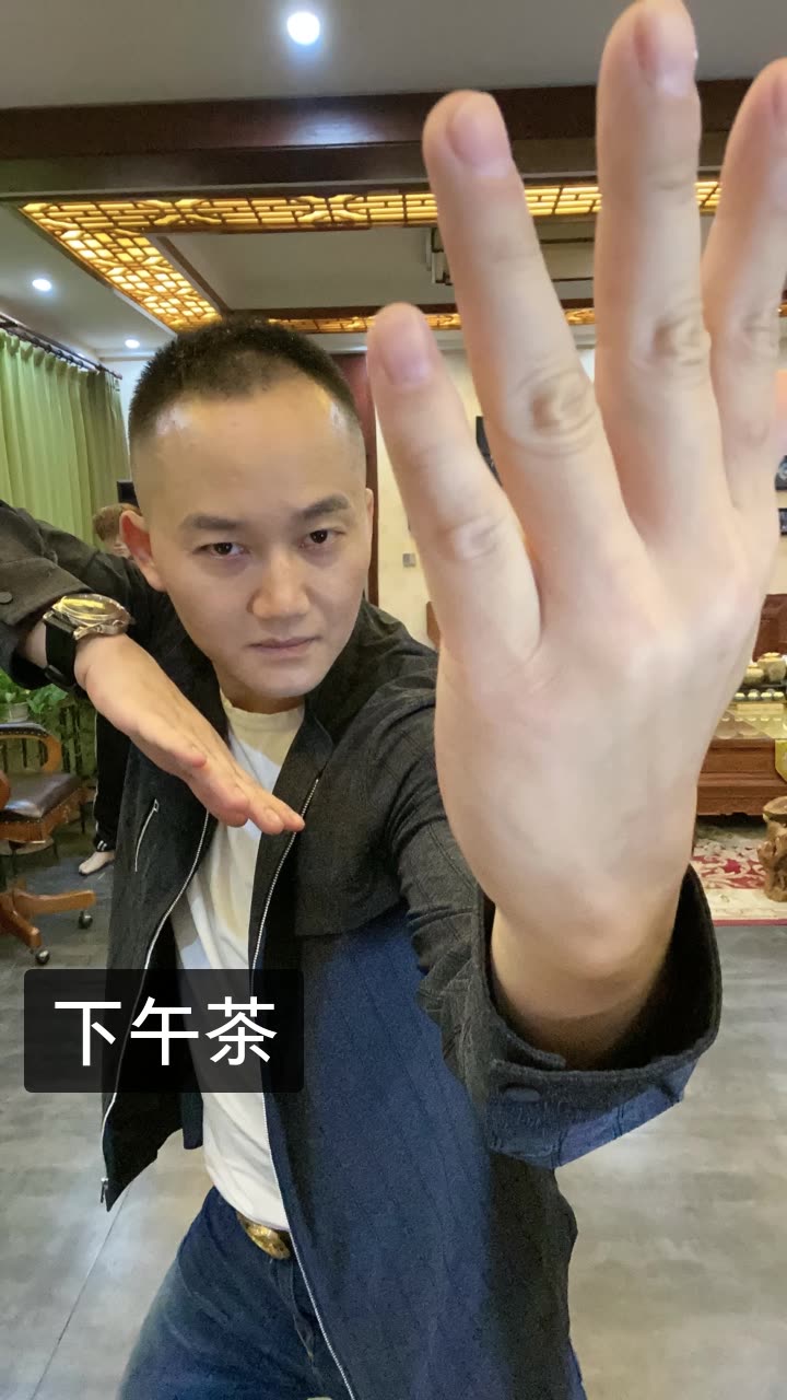 博警特卫-释行风的快手直播