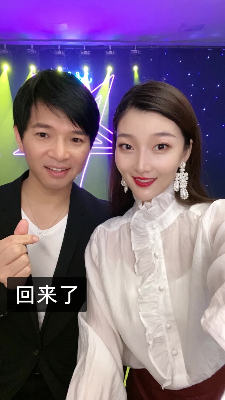 杨小曼结过几次婚图片