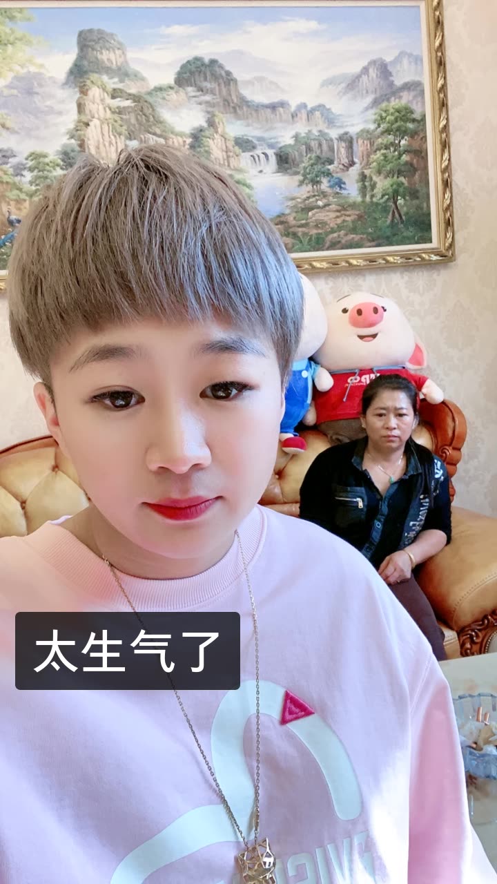 小娜娜中午12点直播的快手直播