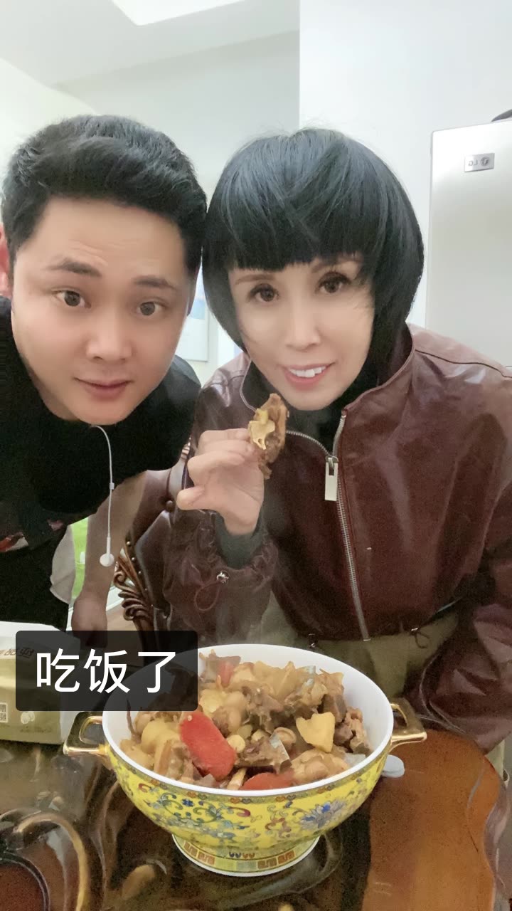 猫七七姑娘5号千万豪礼的快手直播