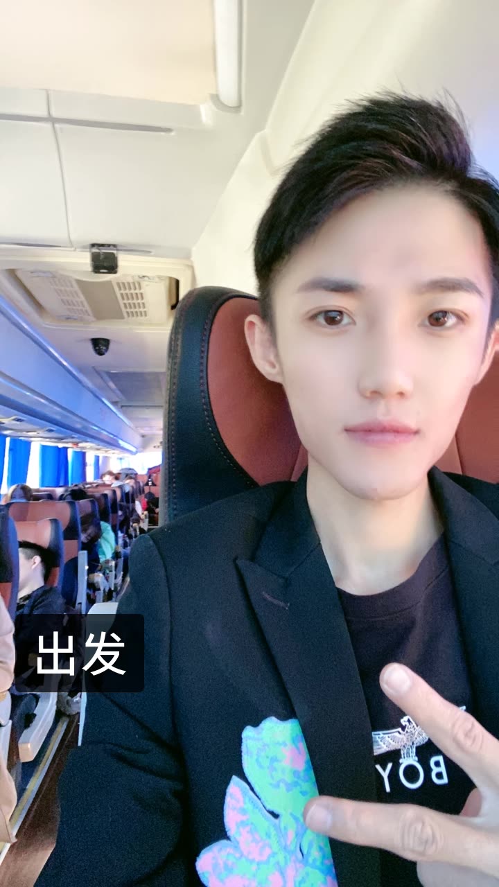 李辰轩日常d家的快手直播