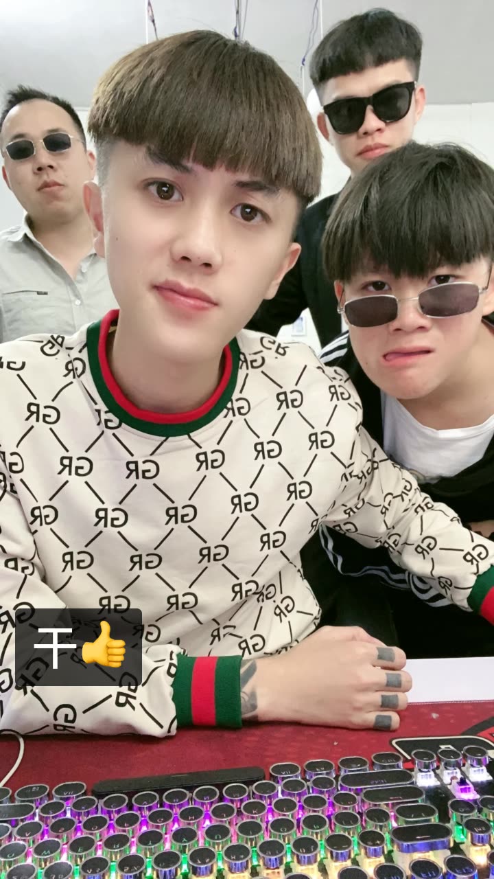 李迪迪21生日送手机的快手直播