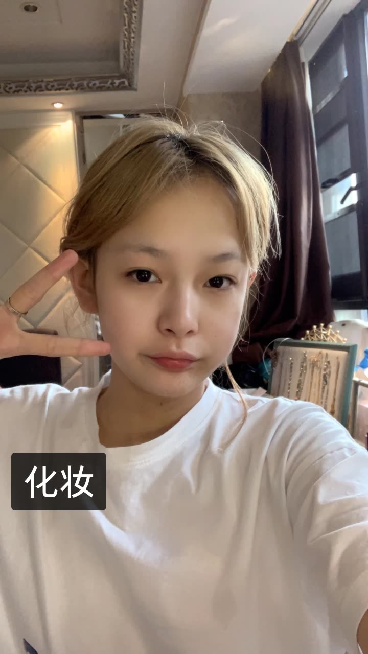 wuli周周小可爱,的快手直播