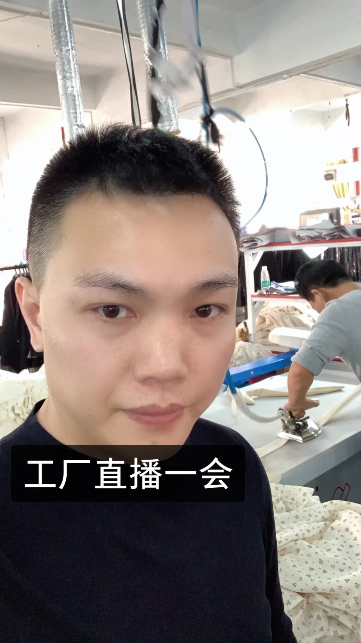 芈姐在广州开服装厂的快手直播