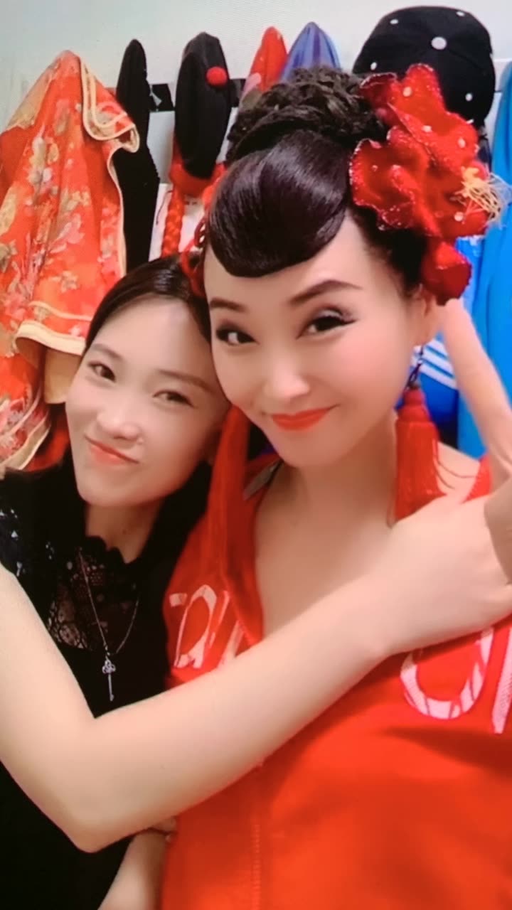 人气姐丹丹的快手直播