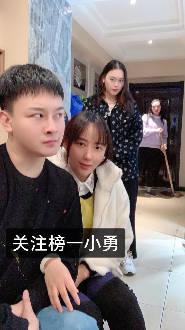 何仙姑168.(男)的快手直播