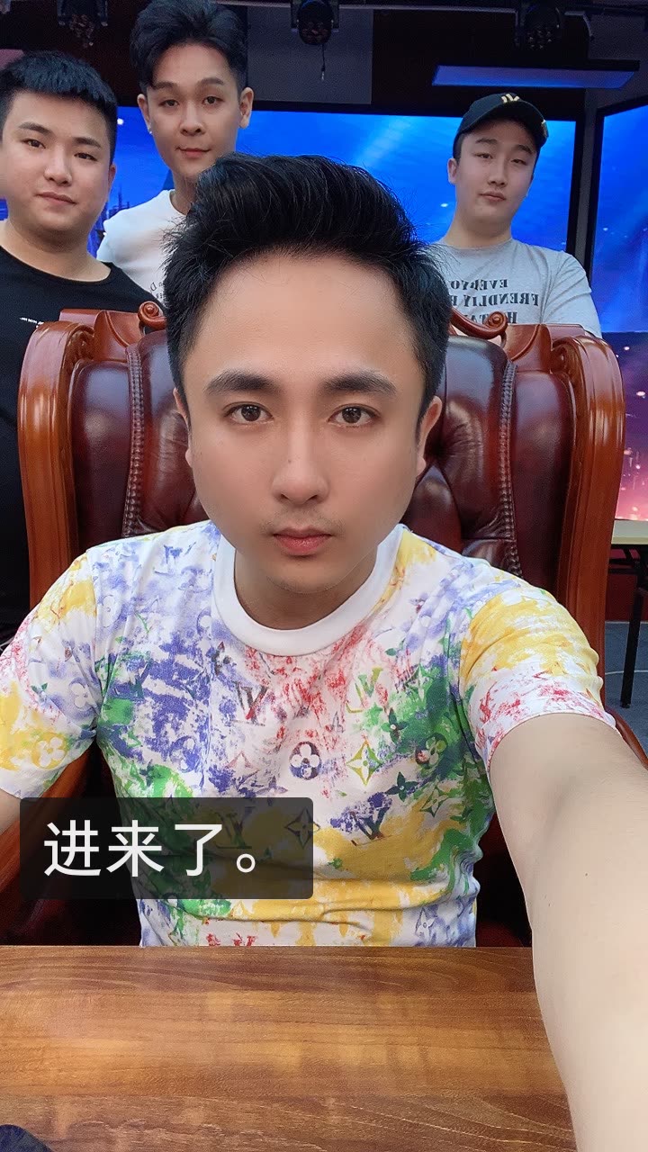 散打哥_精选各类罐头的快手直播