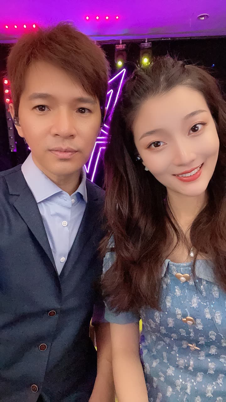 歌手冷漠的快手直播