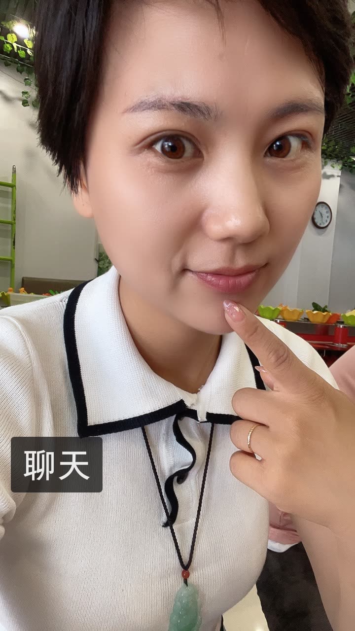 徐小倩(生活号)527的快手直播