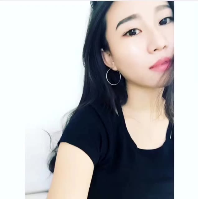 我的姐姐 她有一对可爱的虎牙    @尹思媛 1452     72 赞