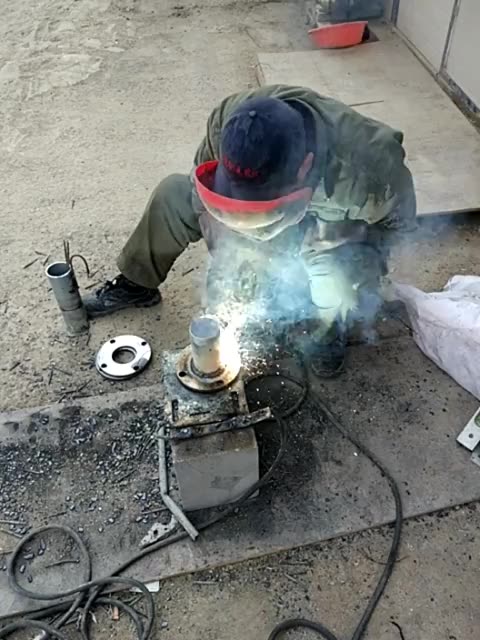 八级焊工,焊法兰 3年前