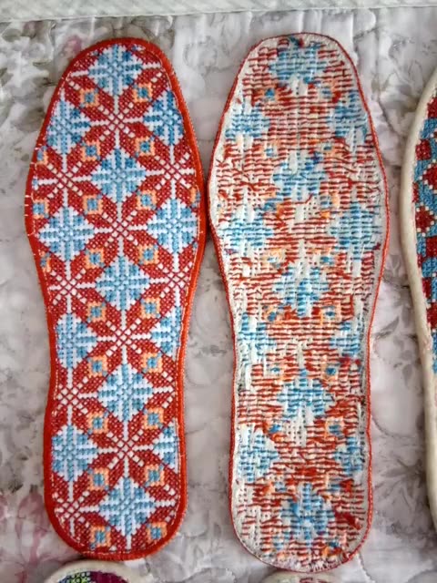 鞋垫都是自己用布粘的 3年前