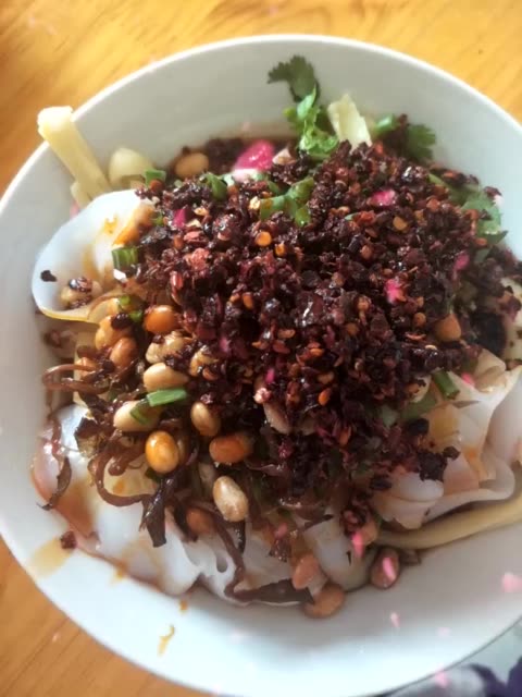 盘县卷粉,凉粉,凉米线想吃就来《瑾沛臭豆腐砂锅米线》品尝吧 2年前