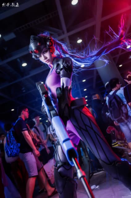 cn:桃昔 帅到炸裂 9516     377 赞                 44 评论