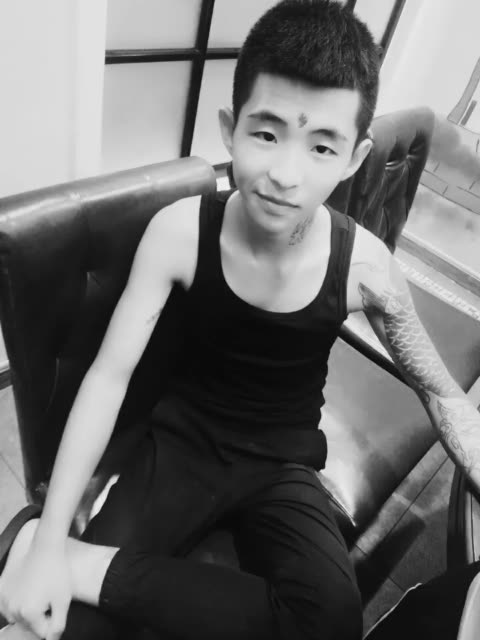 (o22518924) @锋弟好酷(o1453